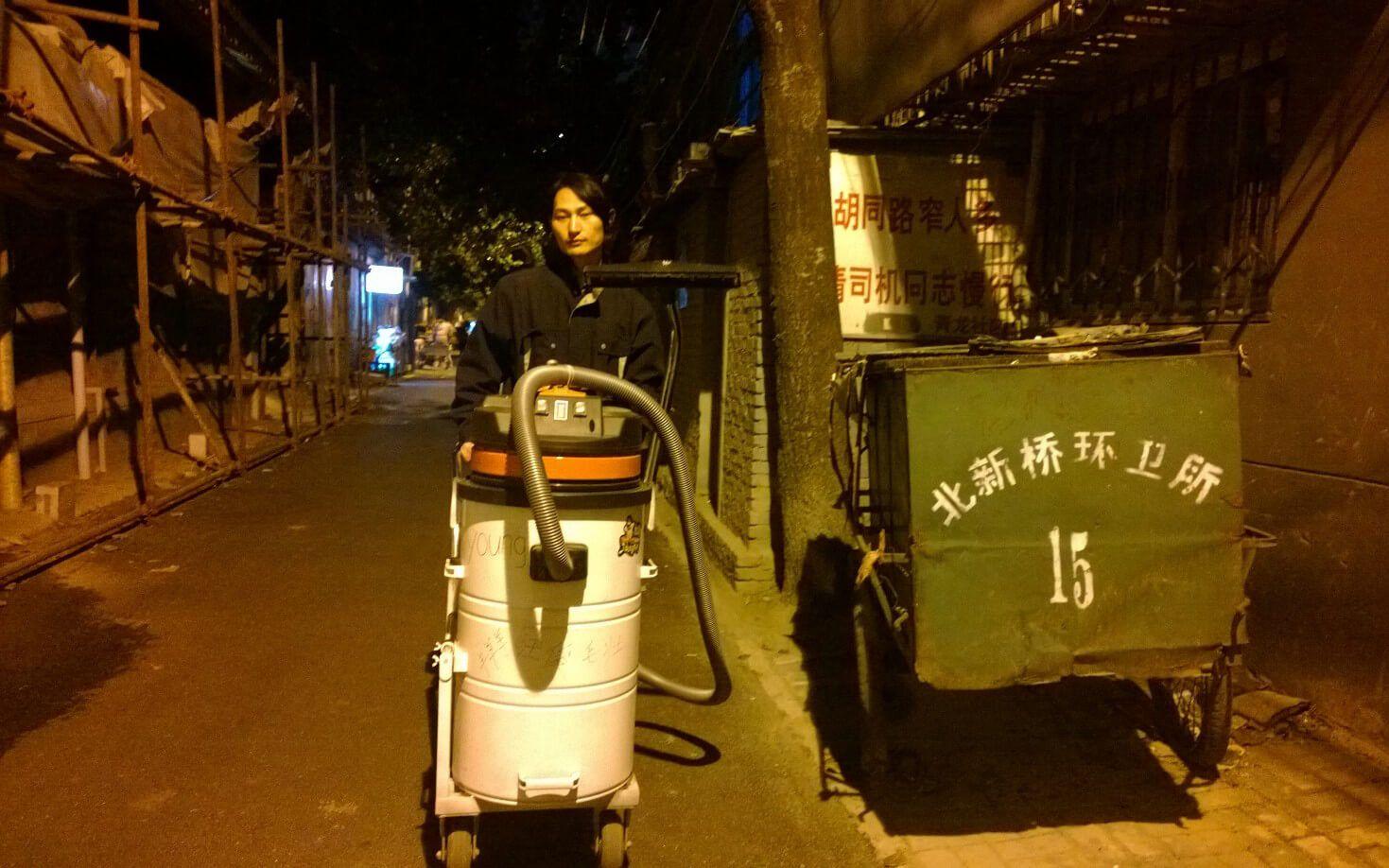 In 2013, Brother Nut witnessed the worst air pollution China has ever experienced in the heart of Beijing, leading to his famous ‘Dust Project.’
Photo: Brother Nut