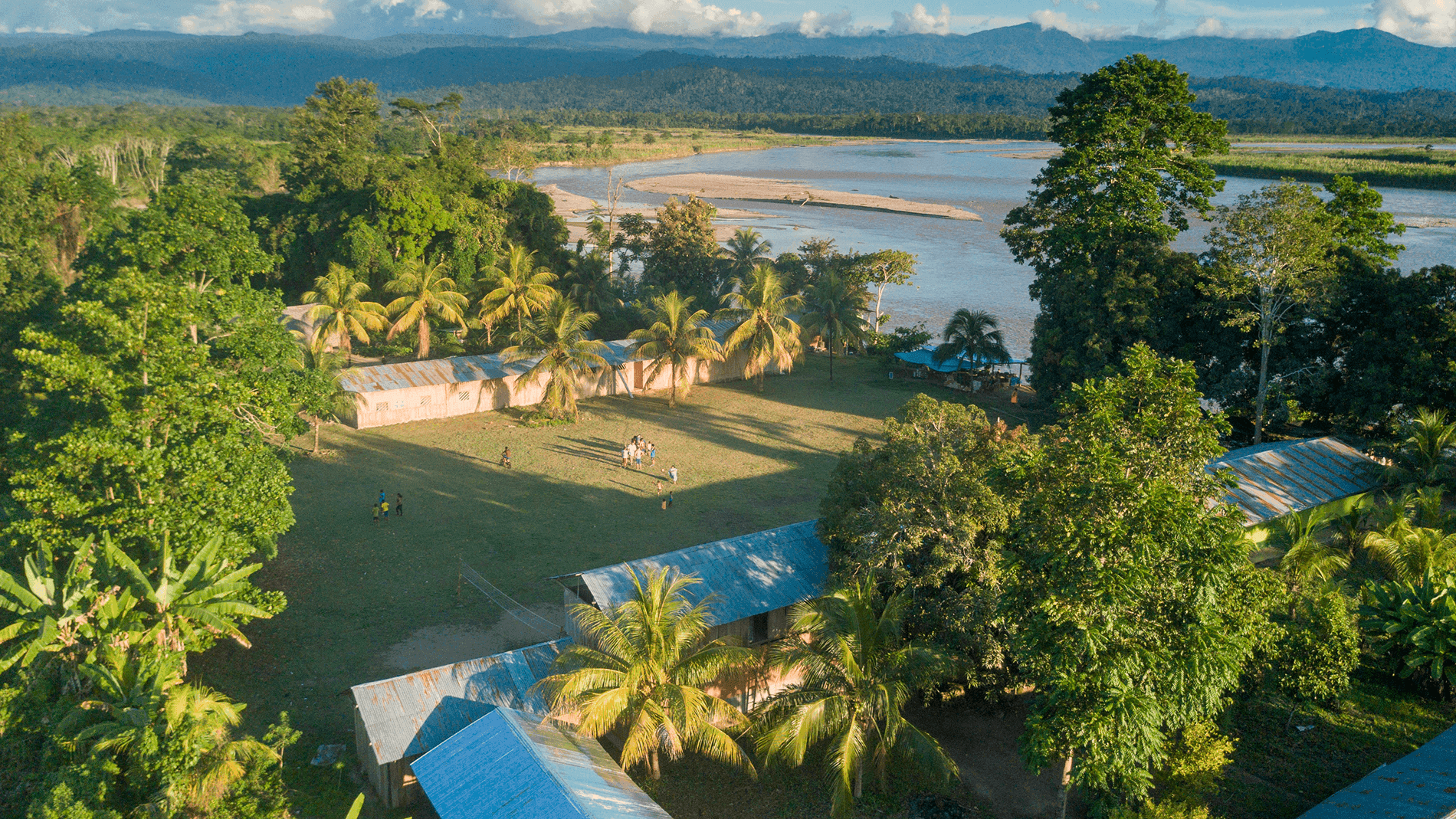 Cool Earth raises around £4.5 million annually from individuals, businesses, and foundations. The funds flow from donors to Cool Earth, then directly to community associations in Peru and Papua New Guinea.
Photo: Cool Earth