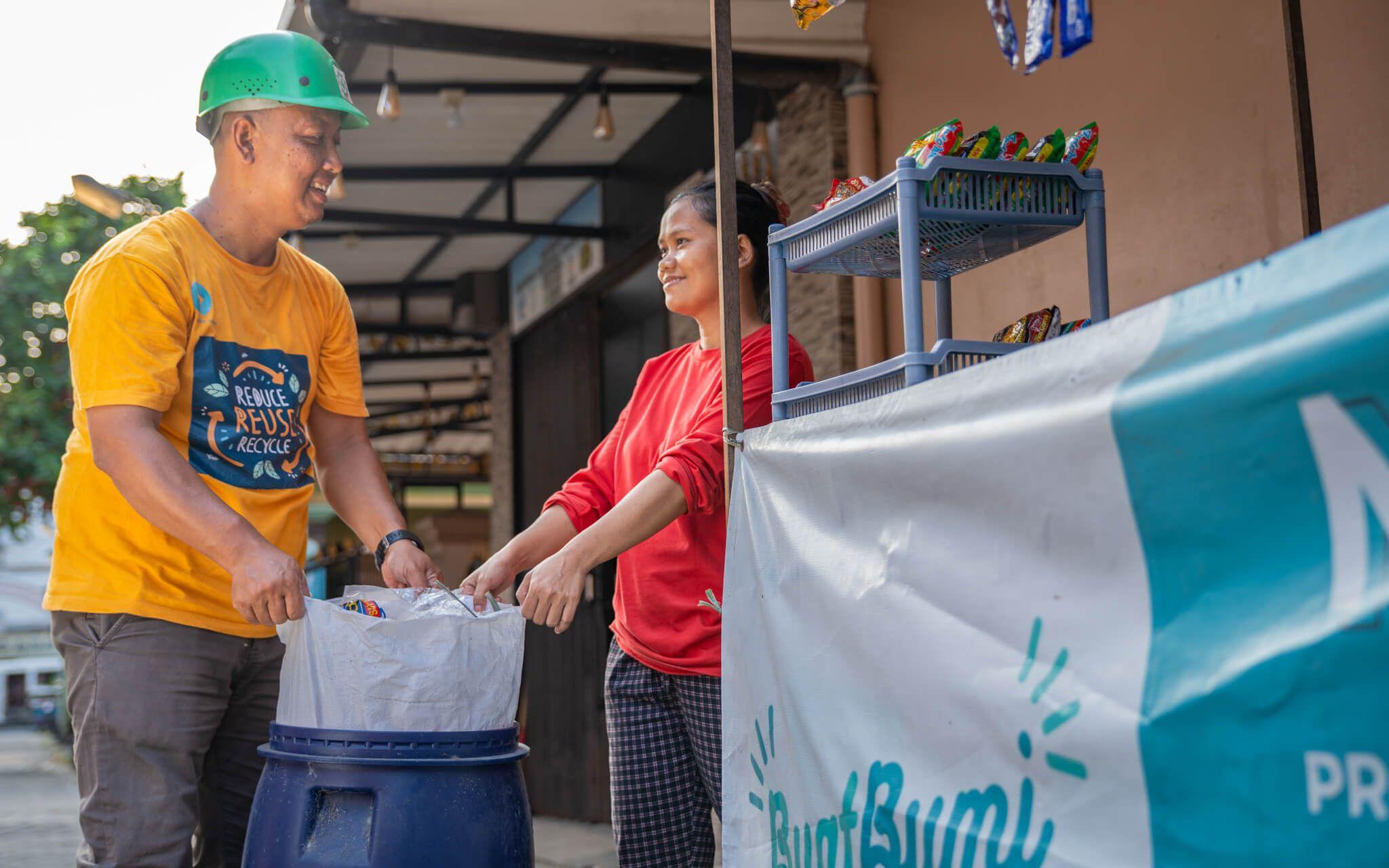 A community effort, Buat Bumi has watched as local neighbourhoods commit to change by reducing their plastic waste.
Photo: Buat Bumi