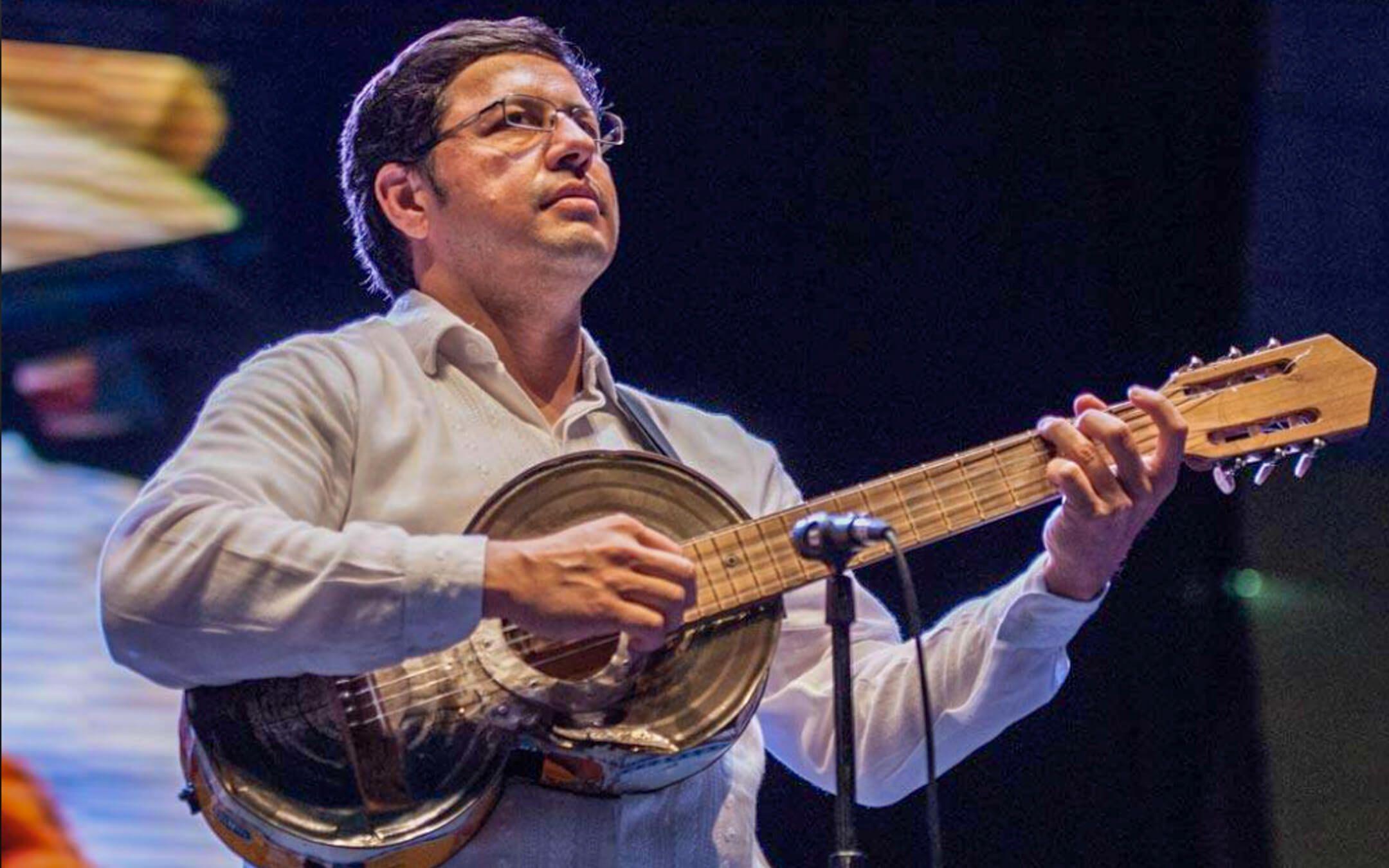 Favio Chavez, founder of the Recycled Orchestra of Cateura, leads a live performance.
Photo: Recycled Orchestra of Cateura