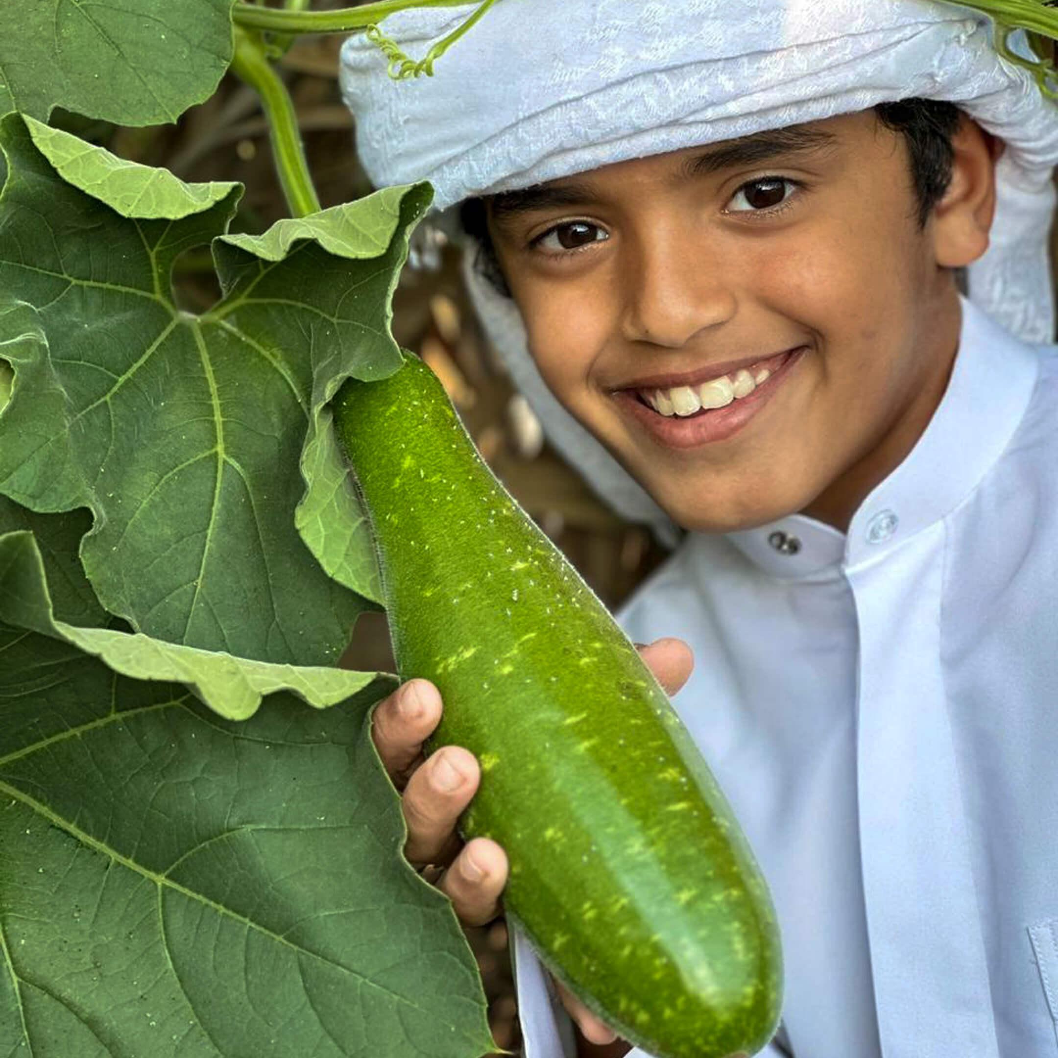 مصلح الذي بدأ حبه للزراعة من خلال شتلة أخذها خلسة من جدته
 المصدر: مصلح العرياني