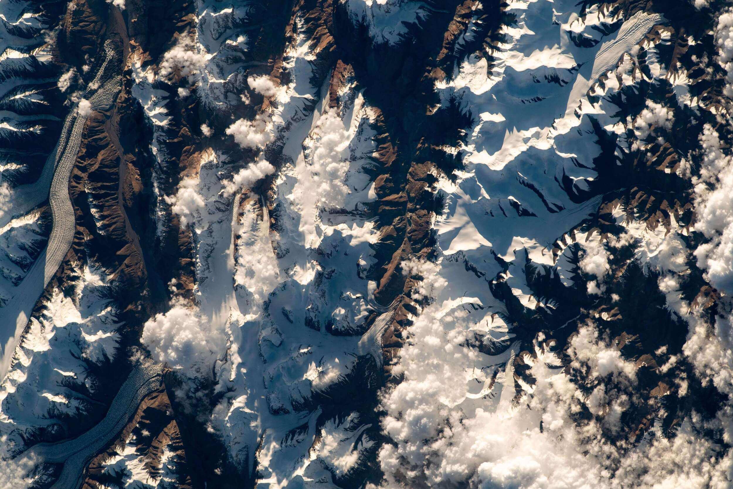 المصور: رائد الفضاء سلطان النيادي. الموقع: محطة الفضاء الدولية