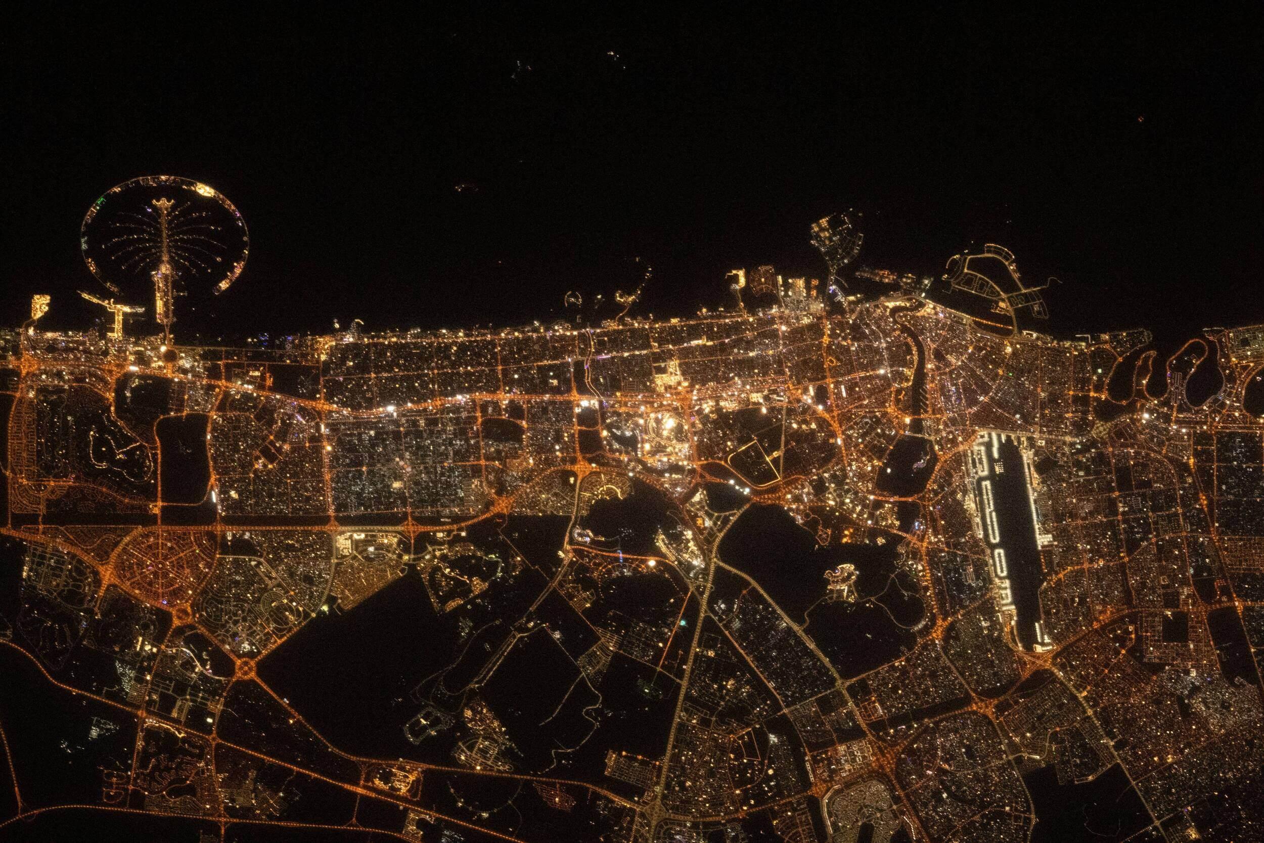 المصور: رائد الفضاء سلطان النيادي. الموقع: محطة الفضاء الدولية